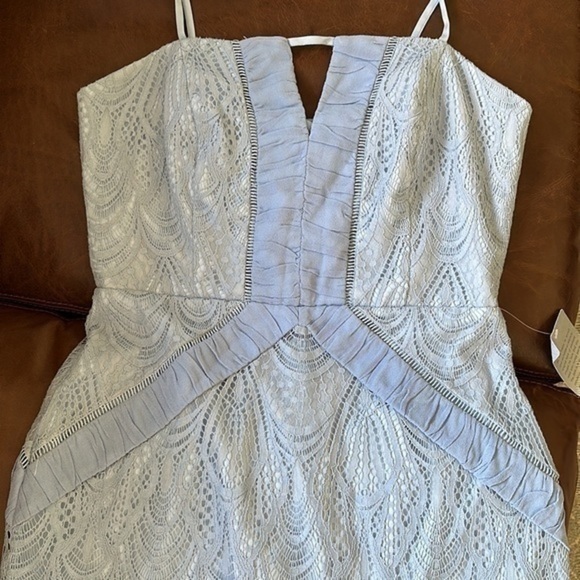 NWT harlyn powder blue lace dress medium - Picture 2 of 7